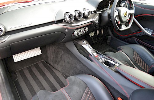 2015/15 Ferrari F12 Berlinetta 32...