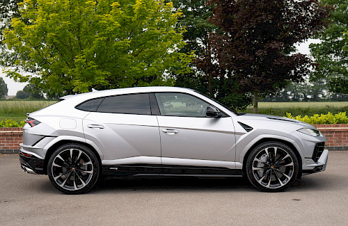 2023/23 Lamborghini Urus S 14...