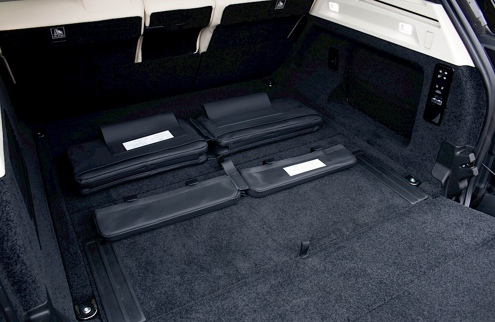 2023/72 Range Rover Vogue First Edition LWB P530 62