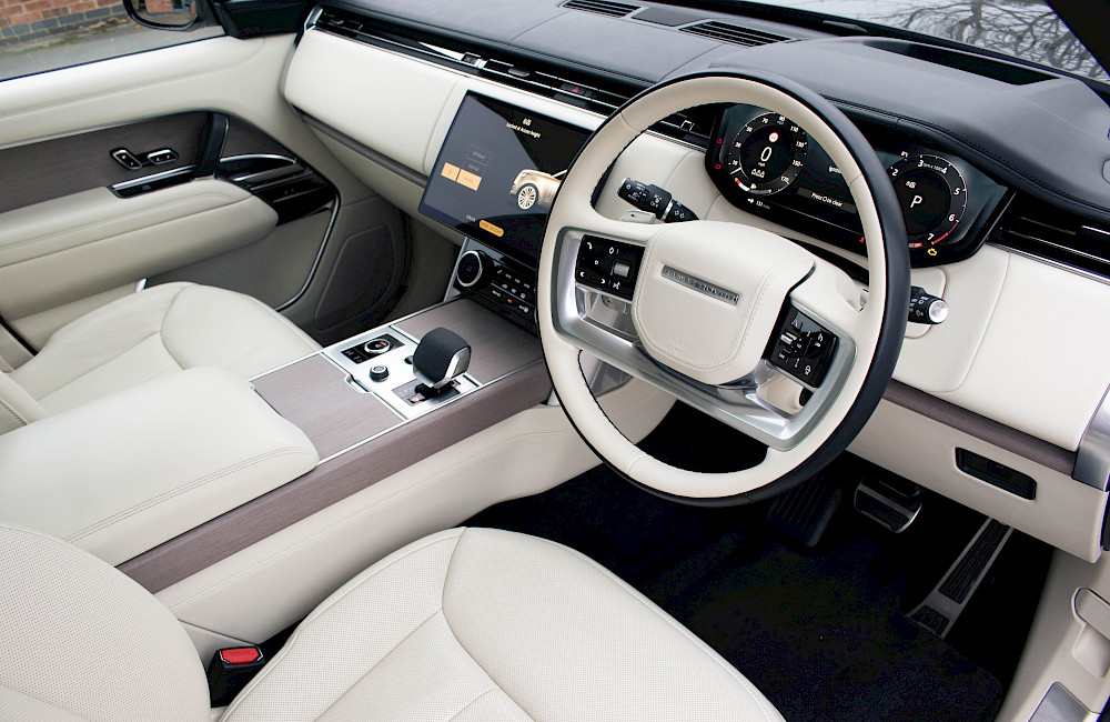 2023/72 Range Rover Vogue First Edition LWB P530 27