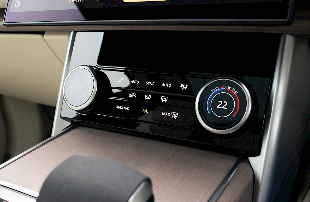 2023/72 Range Rover Vogue First Edition LWB P530 53