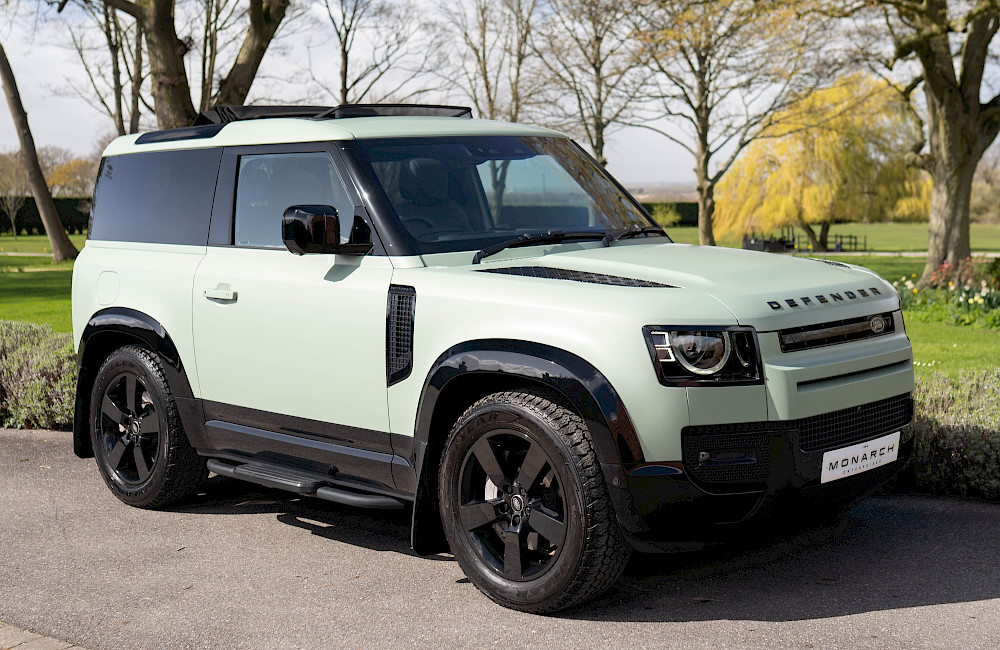 2023/23 Land Rover Defender 90 D300 75th Limited Edition 1