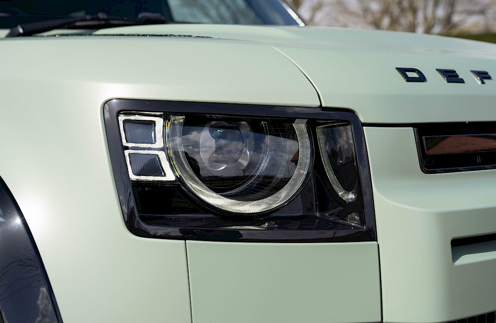 2023/23 Land Rover Defender 90 D300 75th Limited Edition 16