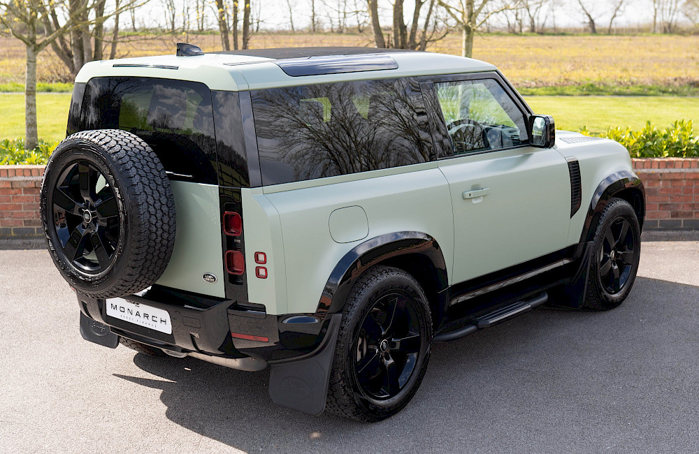 2023/23 Land Rover Defender 90 D300 75th Limited Edition 6