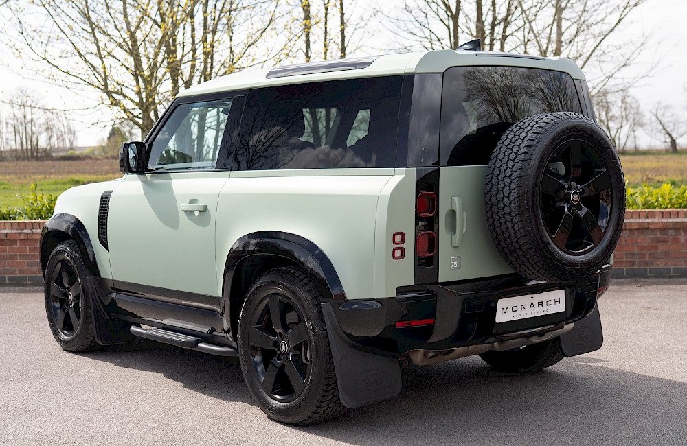 2023/23 Land Rover Defender 90 D300 75th Limited Edition 9