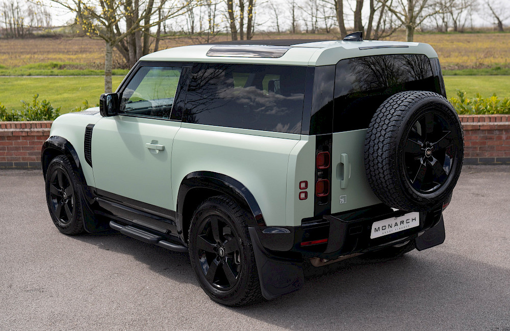 2023/23 Land Rover Defender 90 D300 75th Limited Edition 7