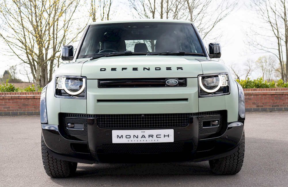 2023/23 Land Rover Defender 90 D300 75th Limited Edition 13