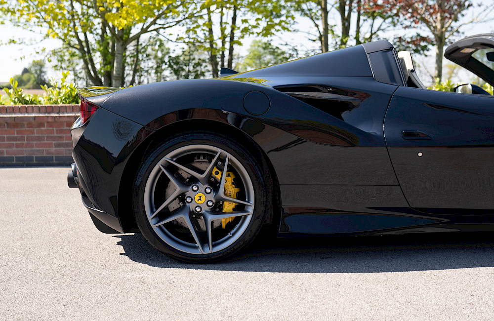 2021/21 Ferrari F8 Spider 17