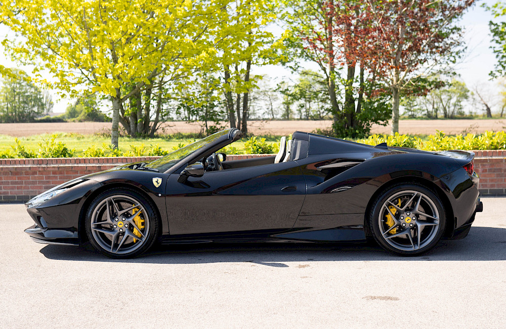 2021/21 Ferrari F8 Spider 16